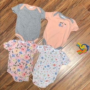 👶🏻Super soft Laura Ashley onesies